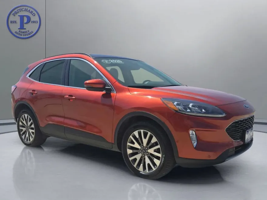 2020 Ford Escape Titanium photo 1
