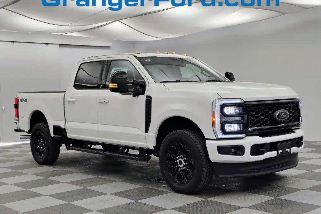 2026 Ford F-250 Lariat photo 1