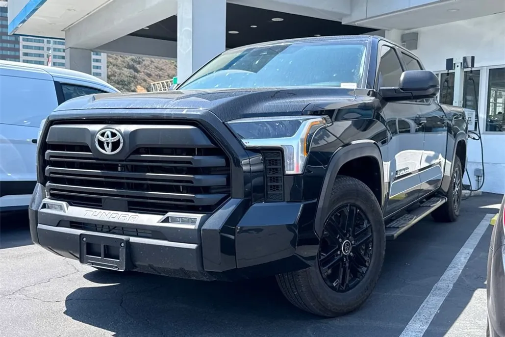 2022 Toyota Tundra SR5 photo 1