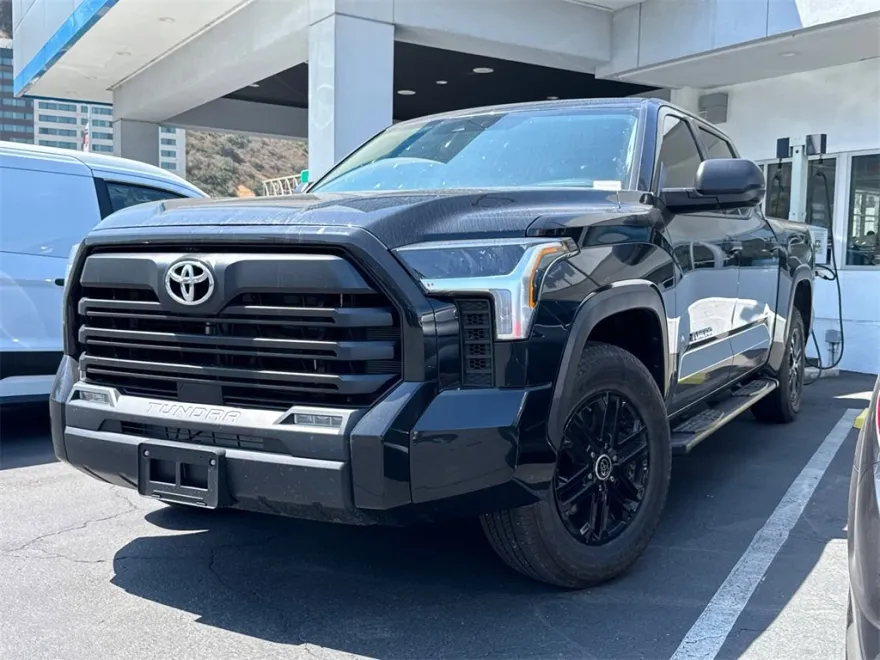 2022 Toyota Tundra SR5 photo 1
