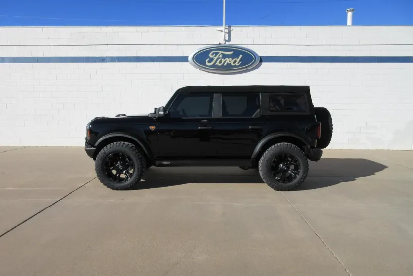 2021 Ford Bronco Badlands photo 1