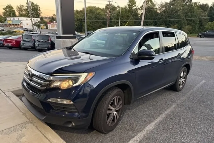 2018 Honda Pilot EX photo 1