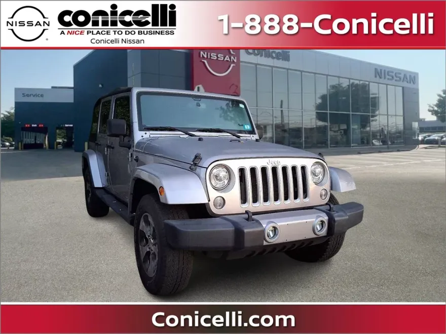 2017 Jeep Wrangler Unlimited Sahara photo 1