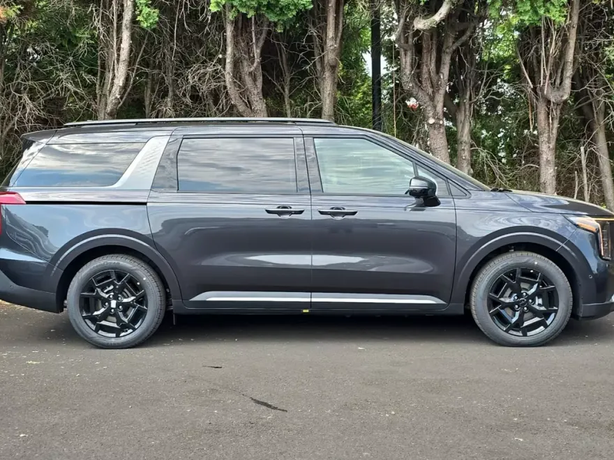 2026 Kia Carnival SX Prestige photo 1