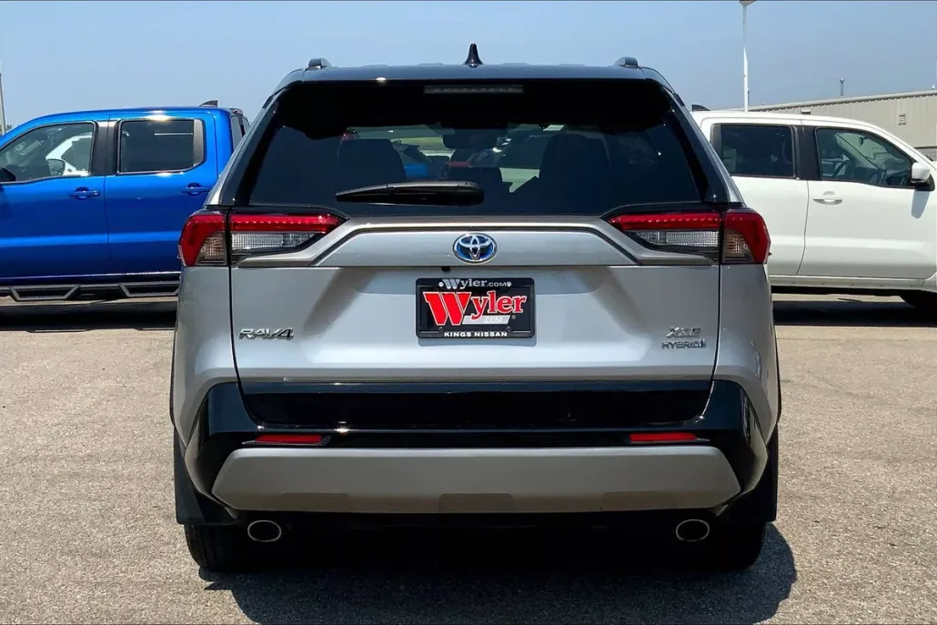2023 Toyota RAV4 Hybrid XSE photo 1