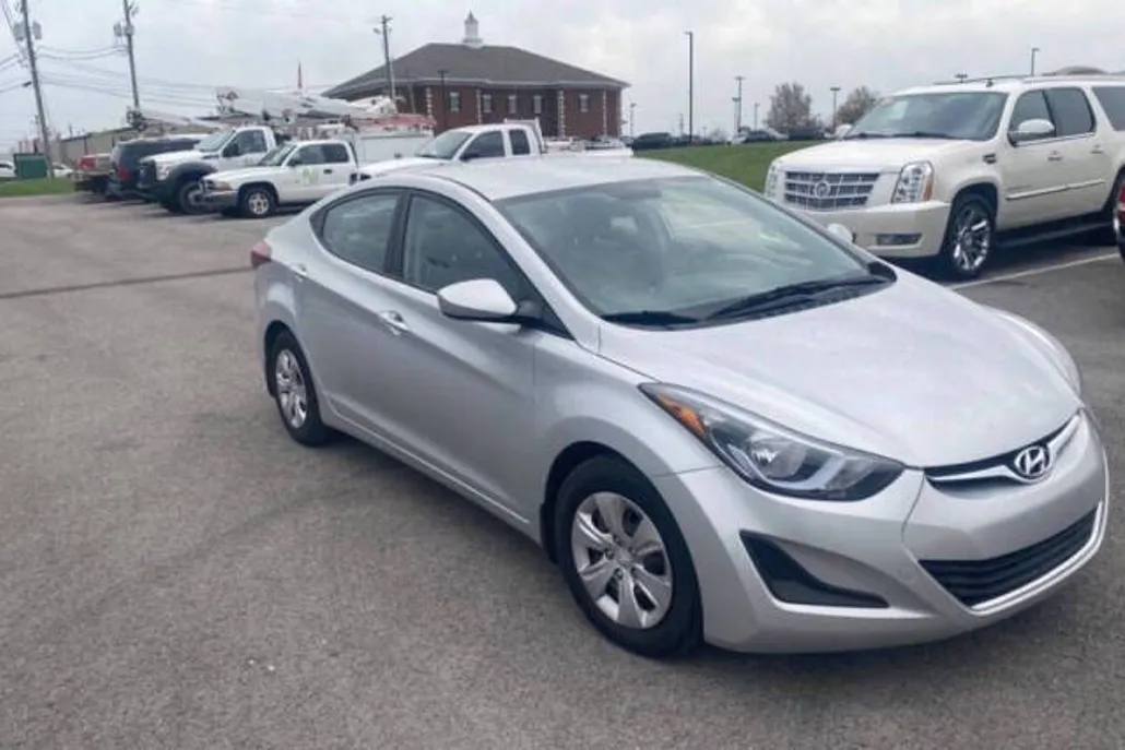 2016 Hyundai Elantra SE photo 1