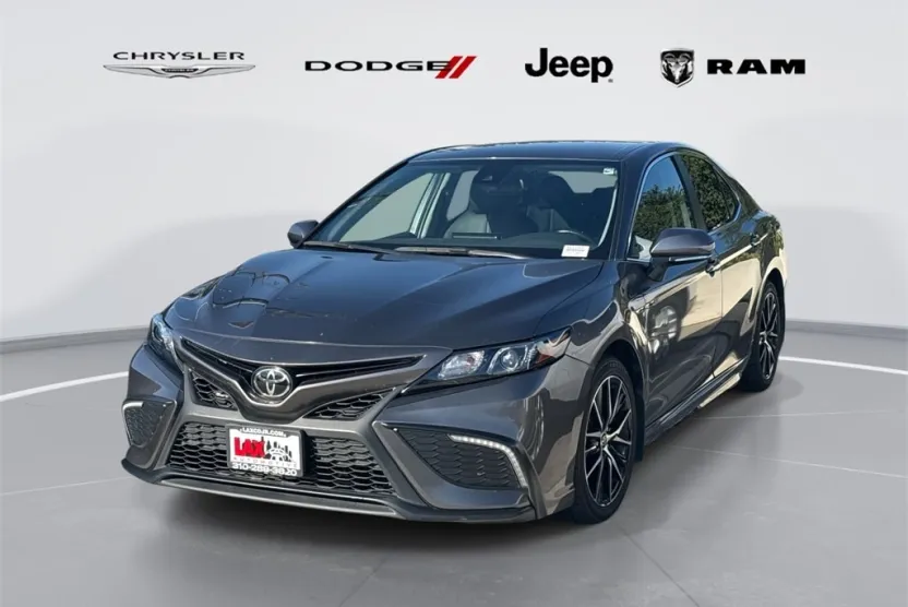 2023 Toyota Camry SE photo 1