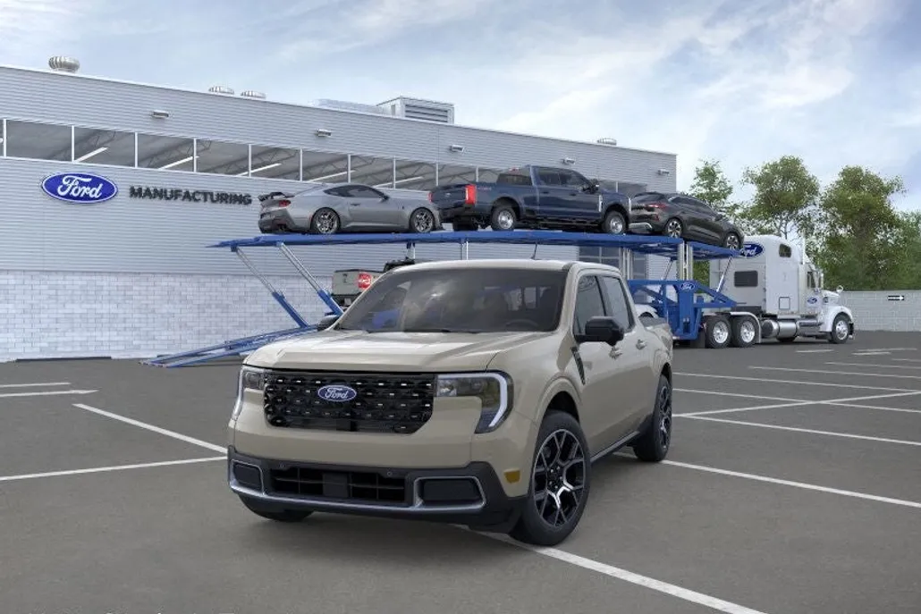 2025 Ford Maverick Lariat photo 1