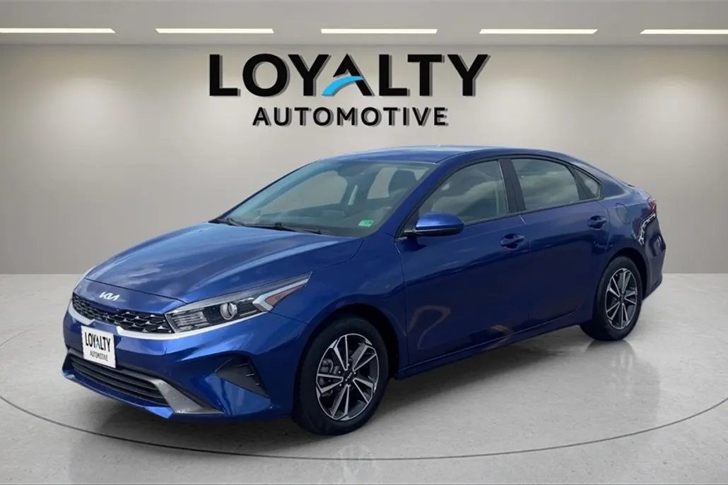 2022 Kia Forte LXS photo 1