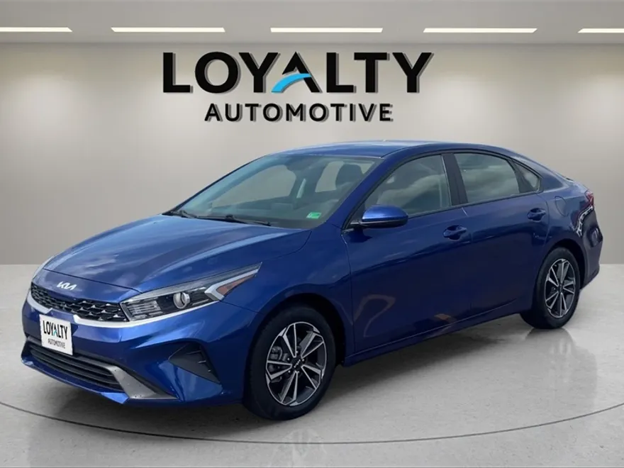 2022 Kia Forte LXS photo 1