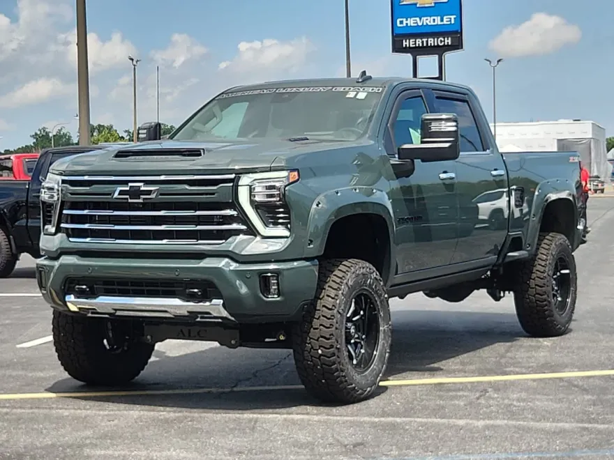 2025 Chevrolet Silverado 2500HD LTZ photo 1