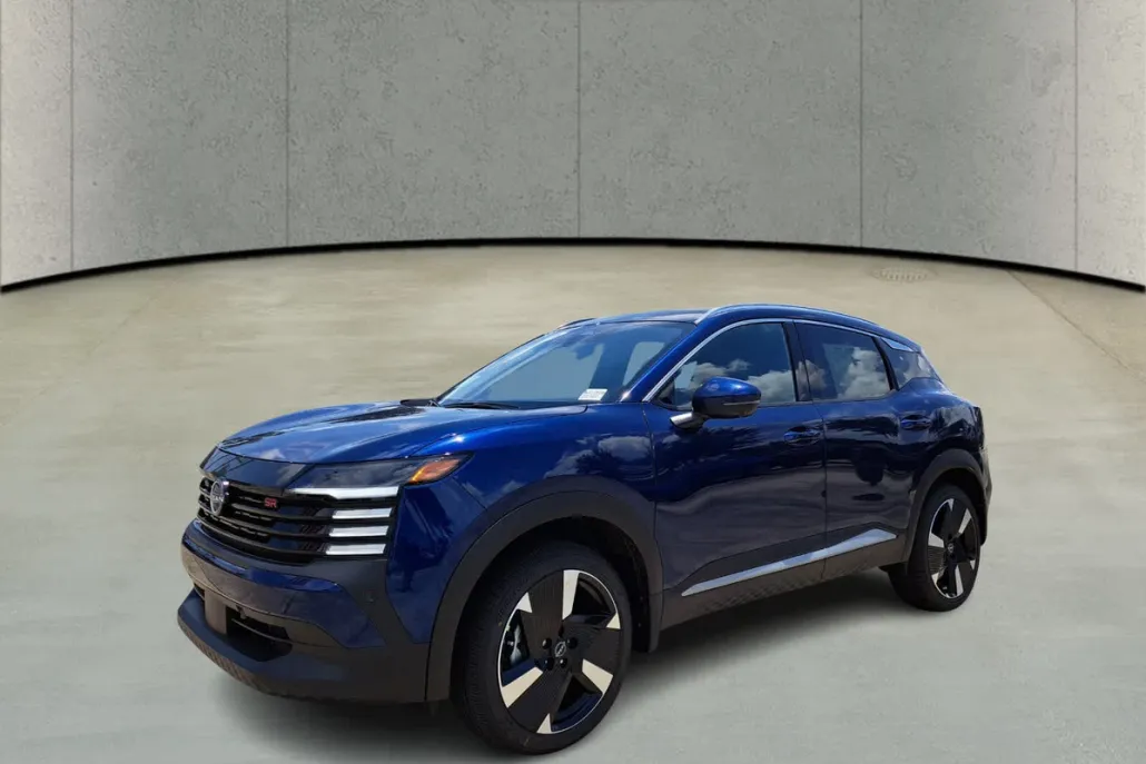 2025 Nissan Kicks SR photo 1