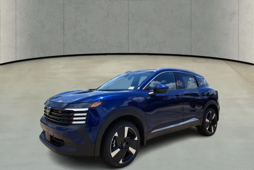 2025 Nissan Kicks SR photo 1