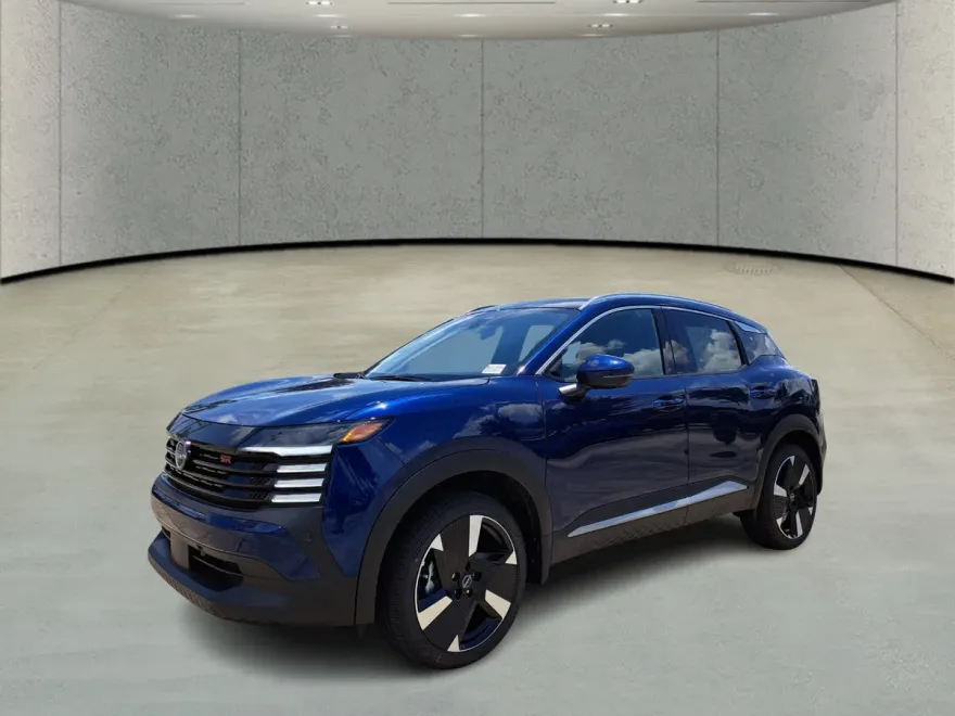2025 Nissan Kicks SR photo 1