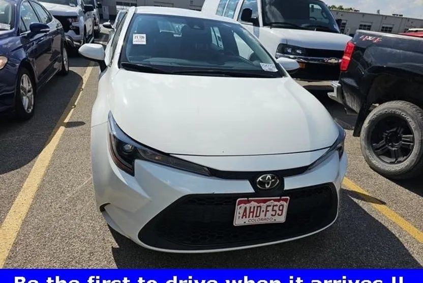 2022 Toyota Corolla LE photo 1