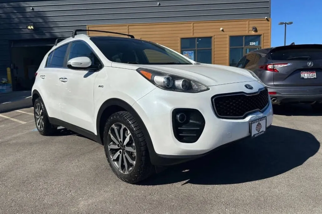 2017 Kia Sportage EX photo 1