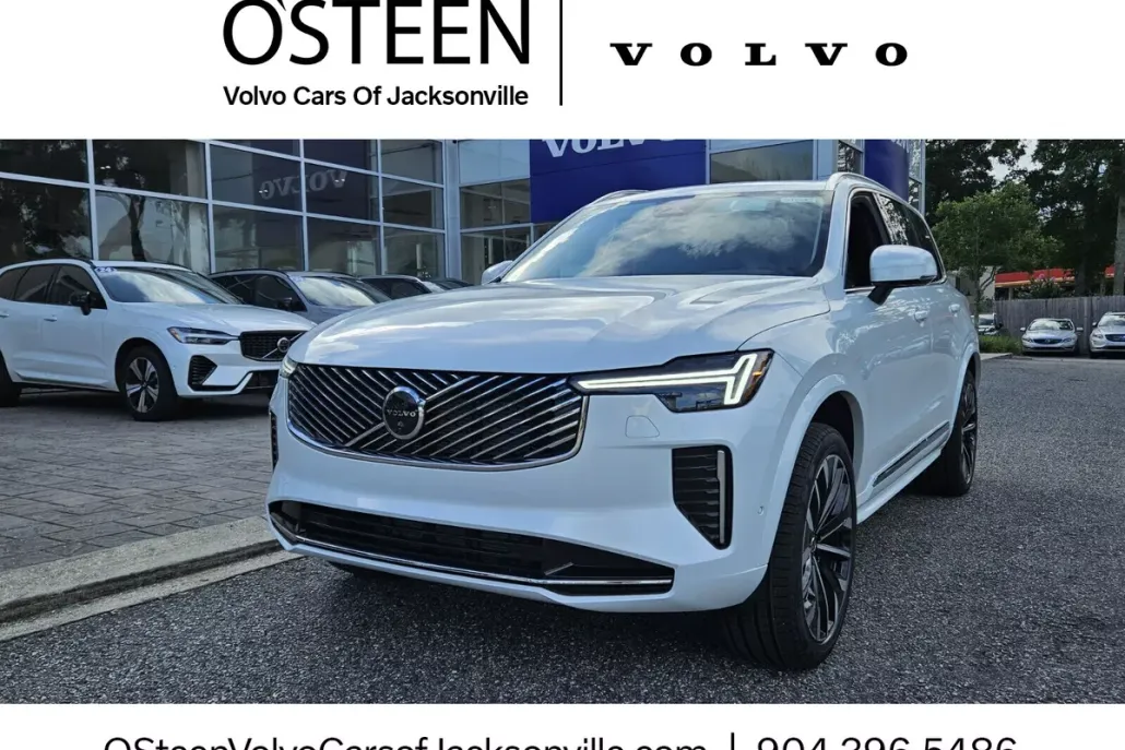2026 Volvo XC90 B5 Plus photo 1
