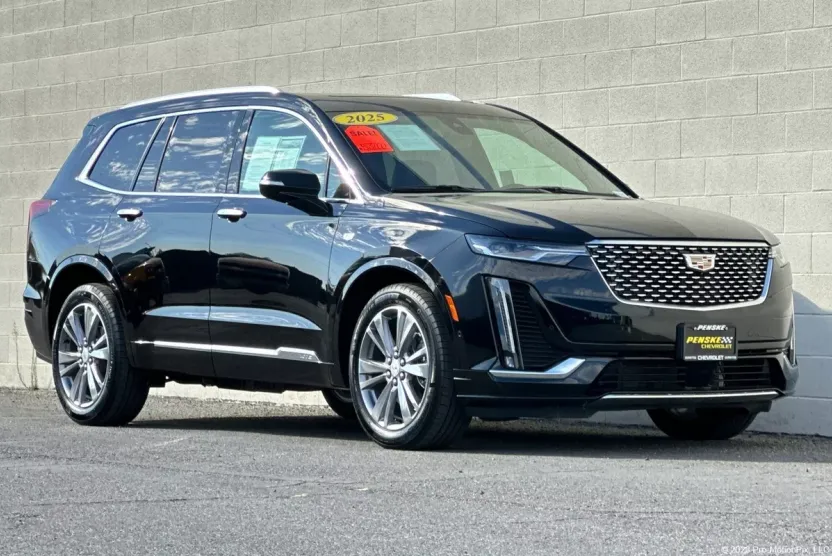 2025 Cadillac XT6 Premium Luxury photo 1