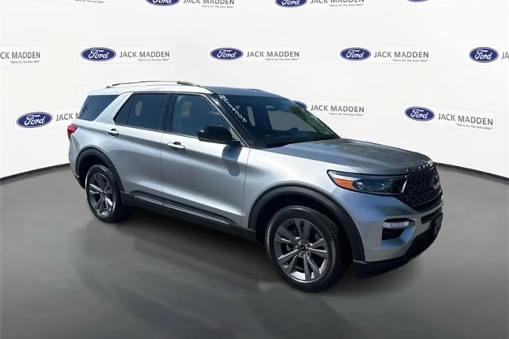 2022 Ford Explorer XLT photo 1
