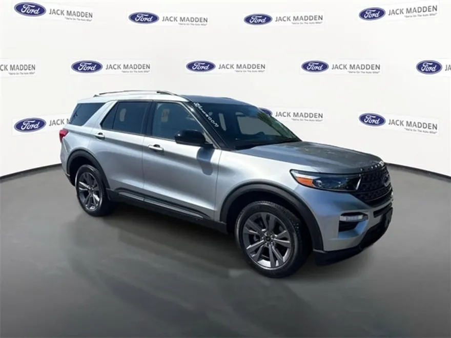 2022 Ford Explorer XLT photo 1