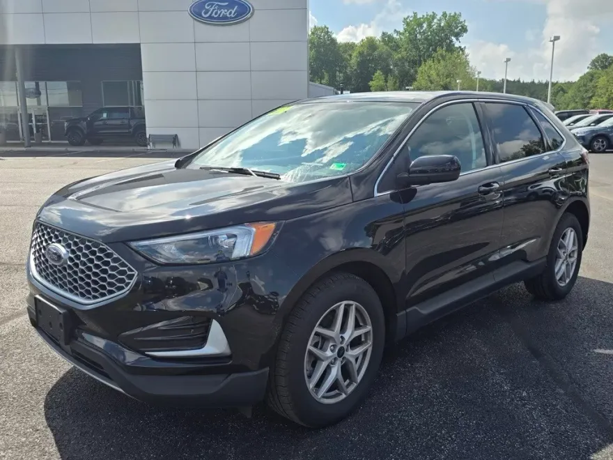2024 Ford Edge SEL photo 1