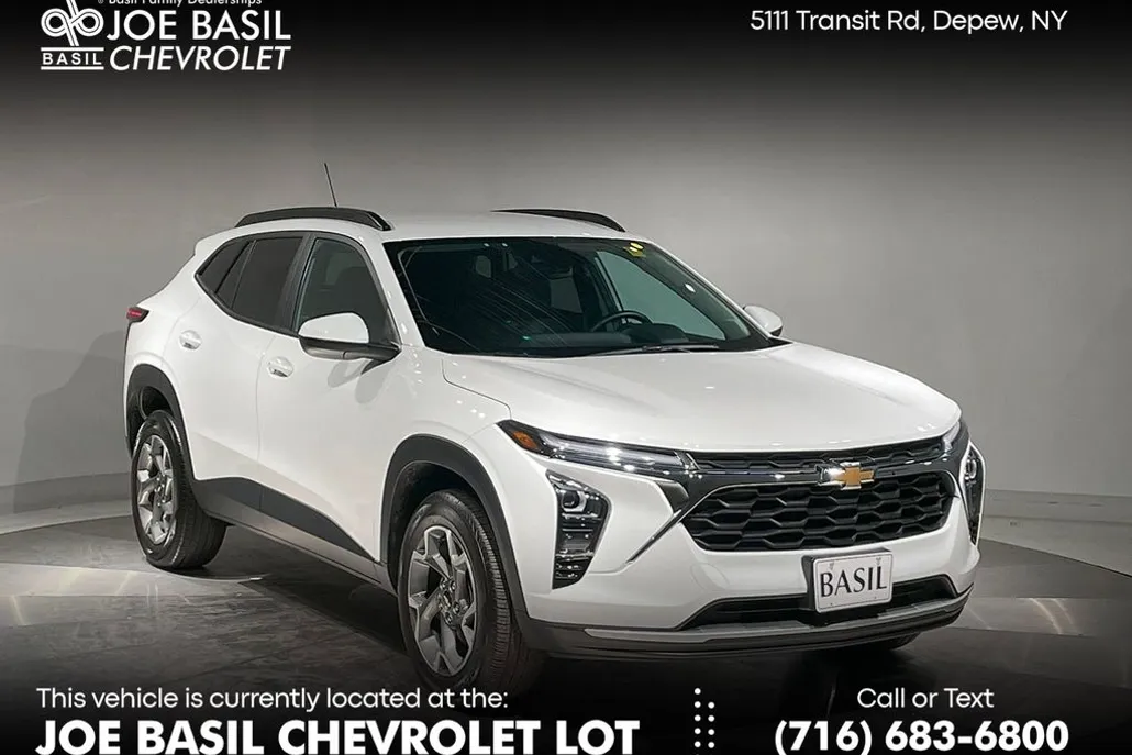 2024 Chevrolet Trax LT photo 1