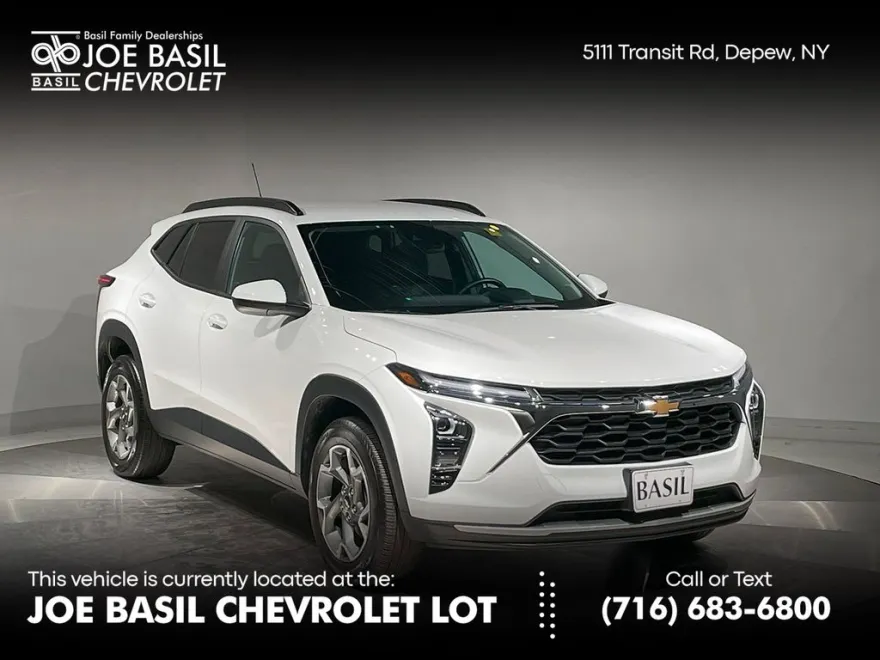 2024 Chevrolet Trax LT photo 1