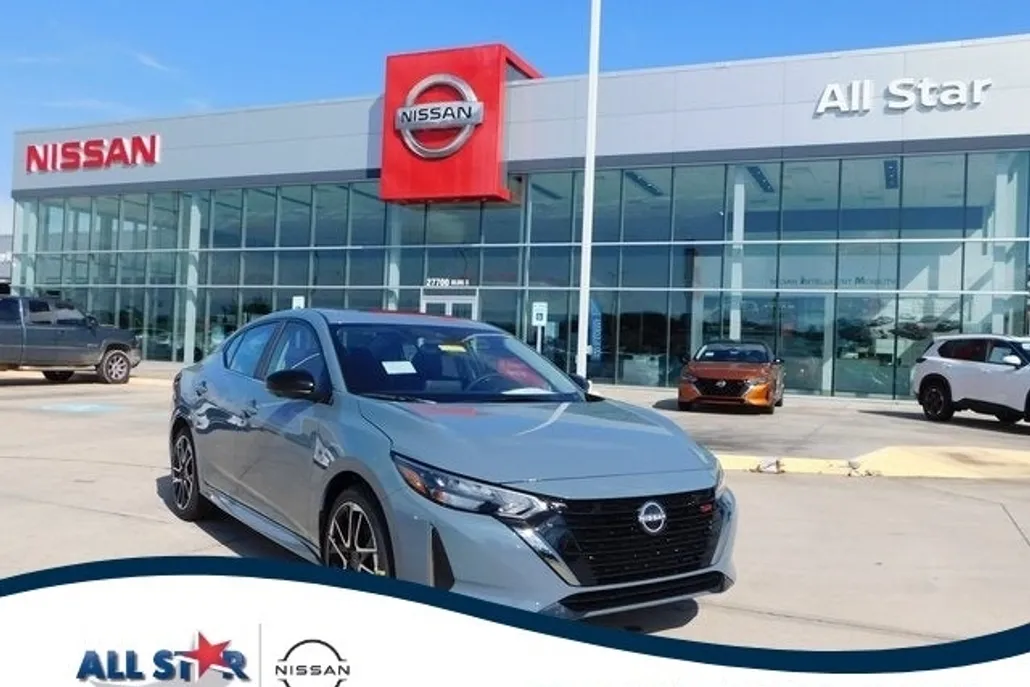2025 Nissan Sentra SR photo 1