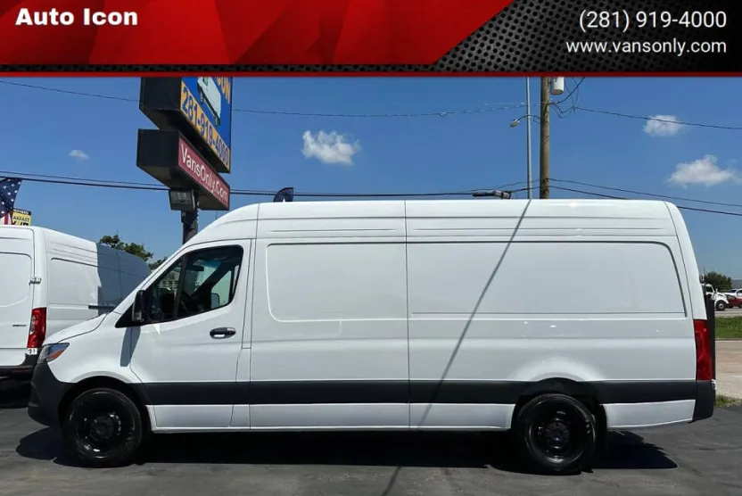 2025 Mercedes Benz Sprinter 2500 photo 1