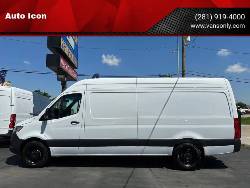 2025 Mercedes Benz Sprinter 2500 photo 1