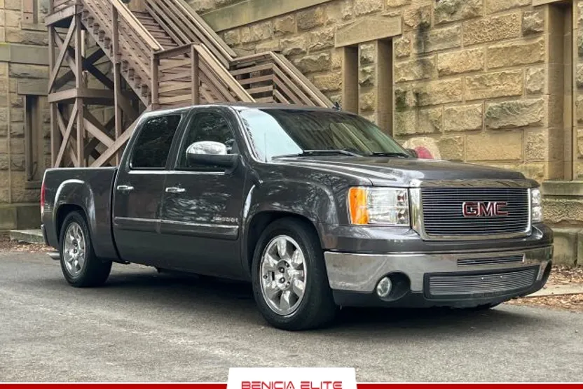 2011 Gmc Sierra 1500 SLE photo 1