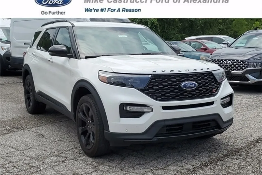 2023 Ford Explorer ST photo 1