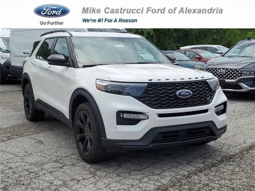 2023 Ford Explorer ST photo 1