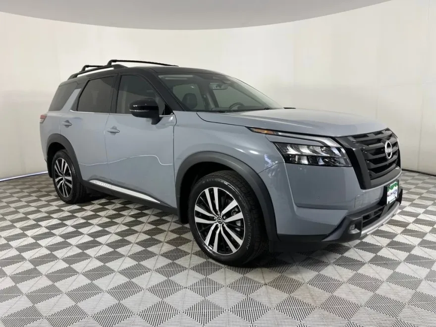 2025 Nissan Pathfinder Platinum photo 1