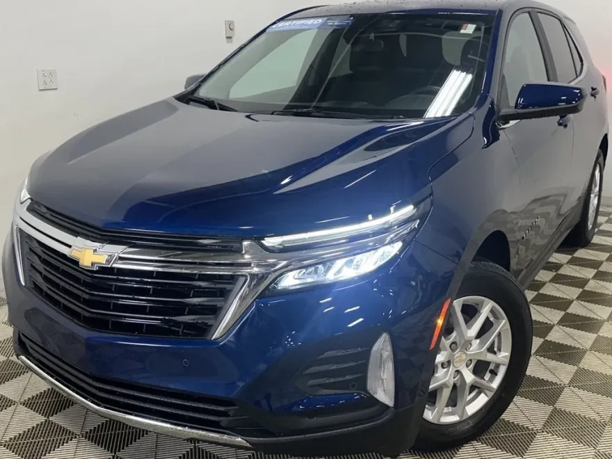 2023 Chevrolet Equinox LT photo 1