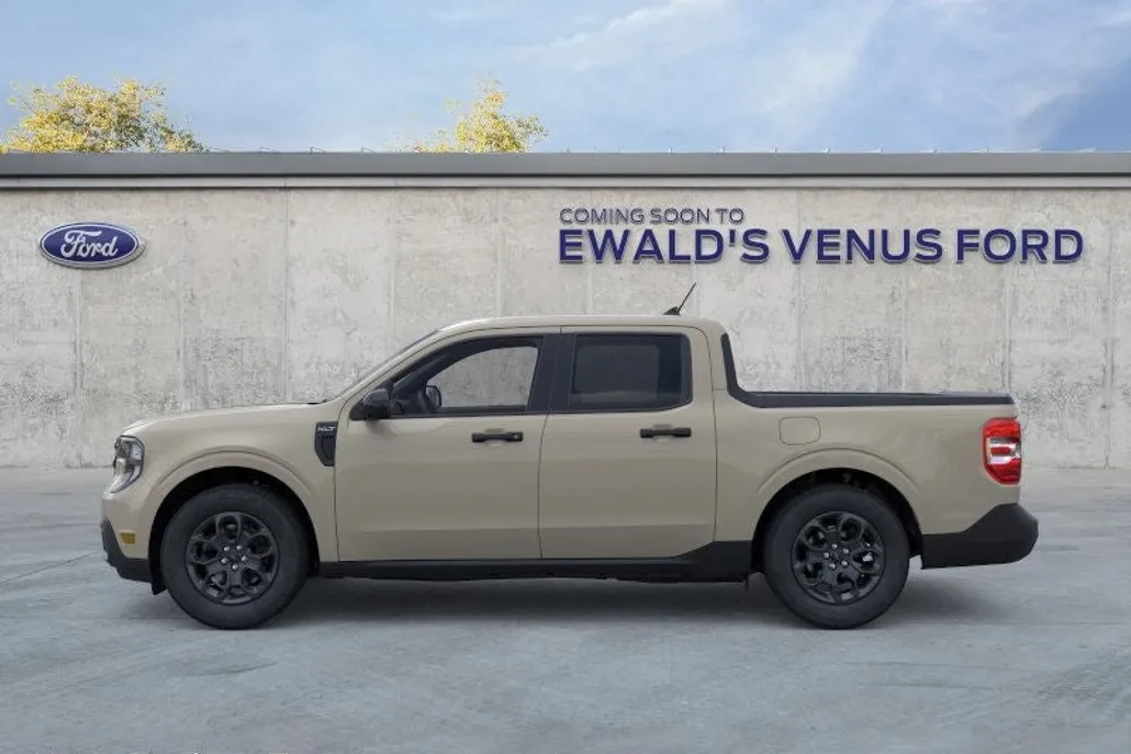 2025 Ford Maverick XLT photo 1