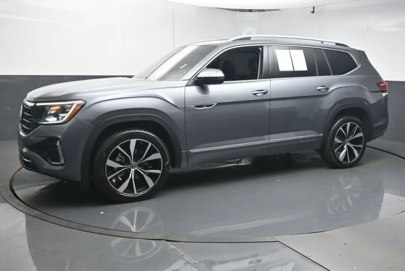 2024 Volkswagen Atlas SEL Premium R-Line photo 1