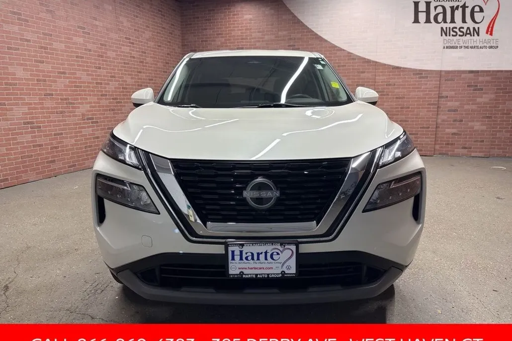 2023 Nissan Rogue SV photo 1