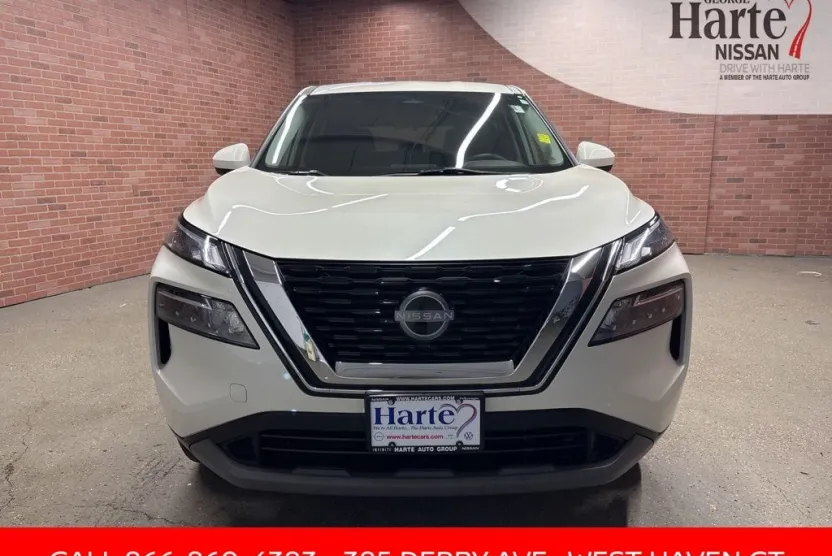 2023 Nissan Rogue SV photo 1