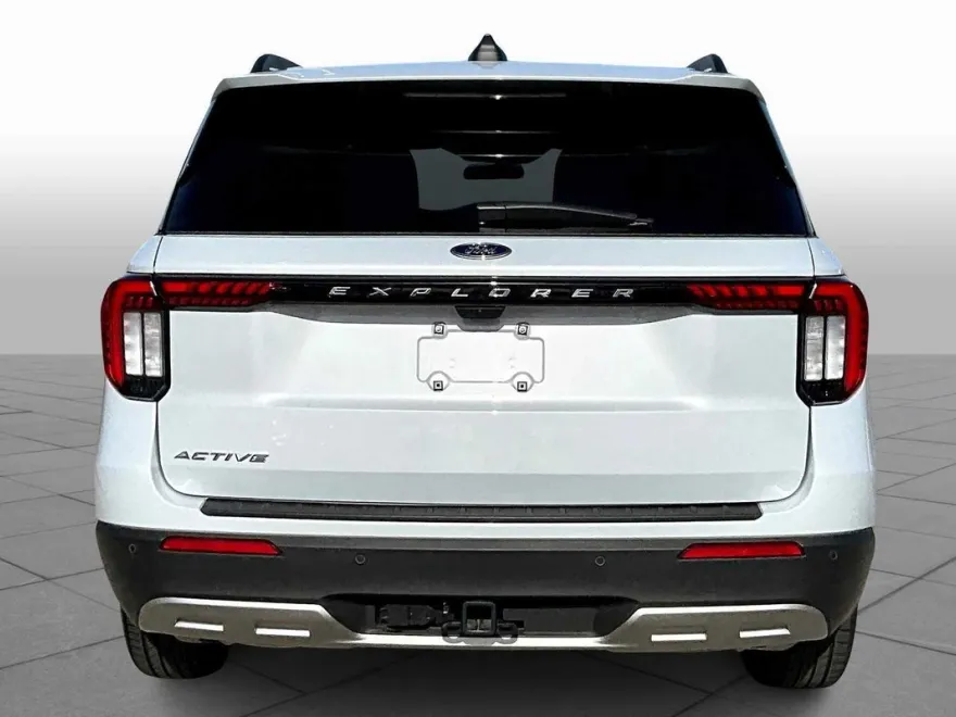 2025 Ford Explorer photo 1
