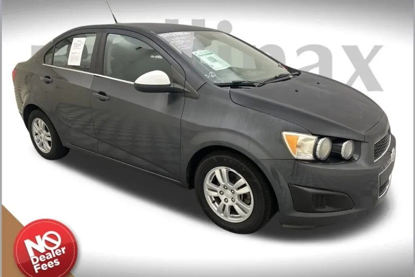 2013 Chevrolet Sonic LT photo 1