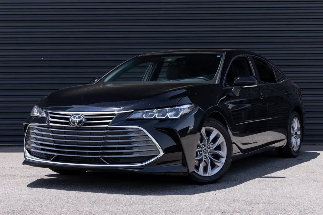 2019 Toyota Avalon XLE photo 1