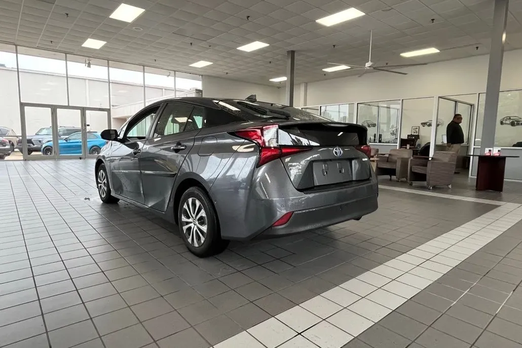 2019 Toyota Prius LE AWD-e photo 1