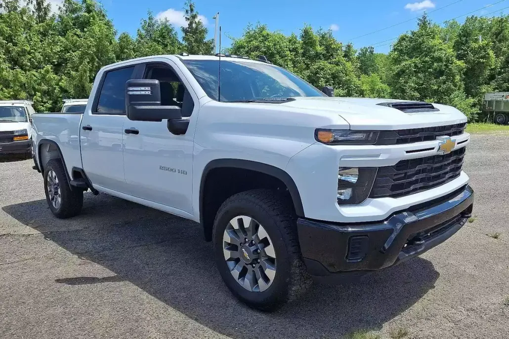 2024 Chevrolet Silverado 2500HD Custom photo 1