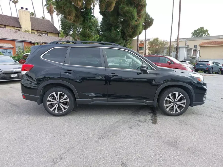 2021 Subaru Forester Limited photo 1