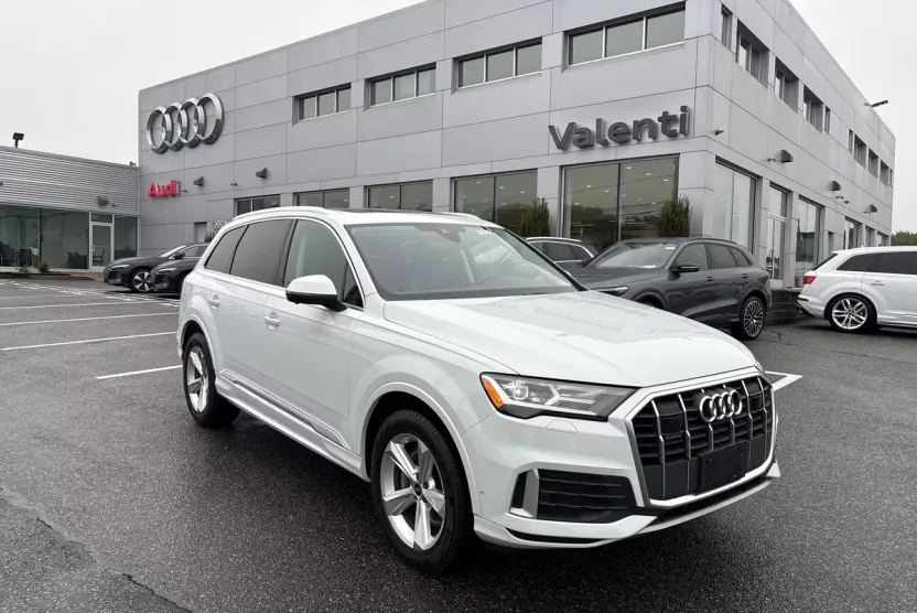 2023 Audi Q7 Premium Plus photo 1