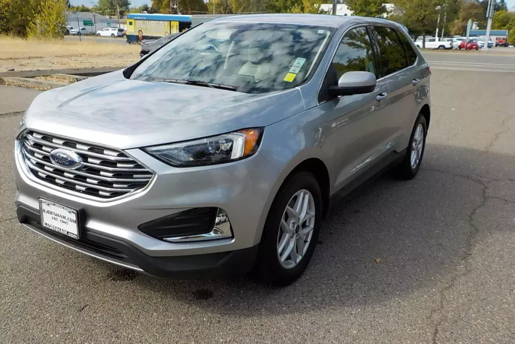 2022 Ford Edge SEL photo 1