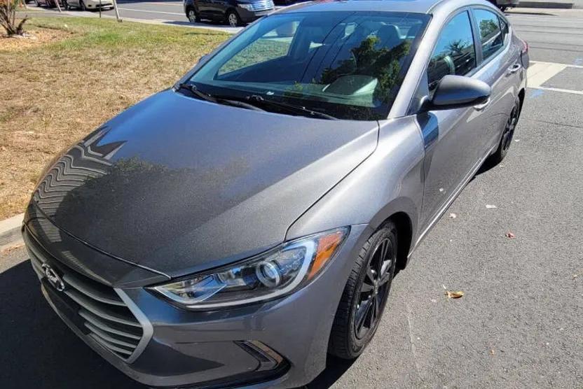 2018 Hyundai Elantra SEL photo 1