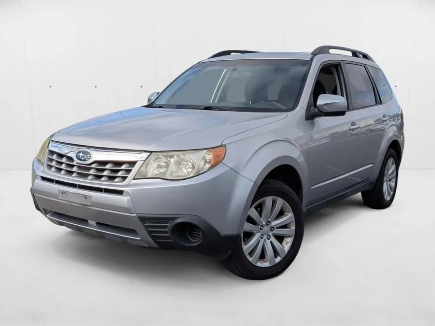 2013 Subaru Forester 2.5X Premium photo 1