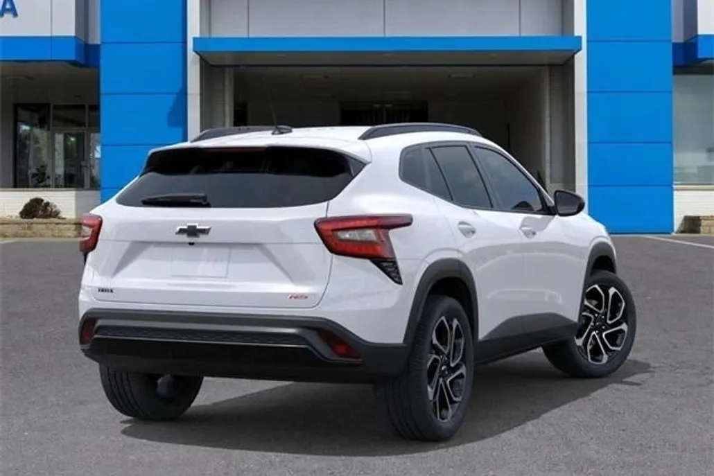 2025 Chevrolet Trax photo 1